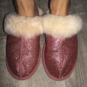 Shimmering pink UGG slippers!!!  EUC